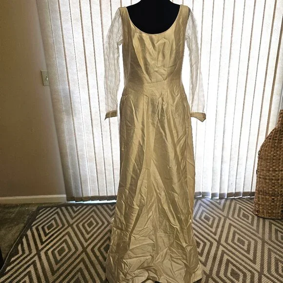 Peter Langer Beige Satin Wedding Dress 10/12 - Picture 1 of 11